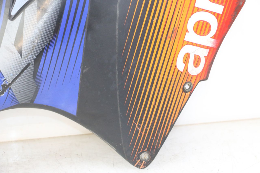 photo de FLANC LATERAL AVANT GAUCHE APRILIA RS 50 (1999 - 2005) - Détails caractéristiques