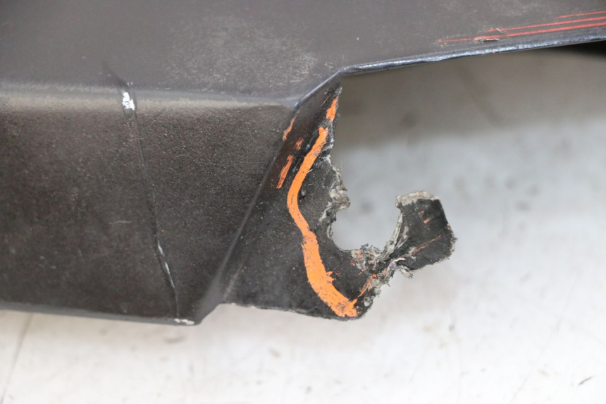 photo de FLANC LATERAL AVANT GAUCHE APRILIA RS 50 (1999 - 2005) - État de surface