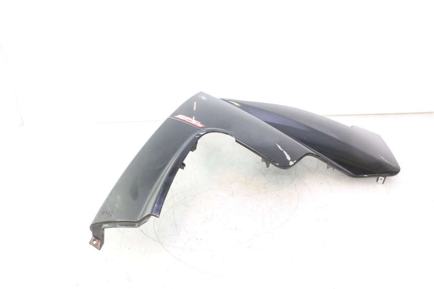 photo de FLANC LATERAL AVANT GAUCHE APRILIA ATLANTIC S 125 (2010 - 2013) - Marquages et références