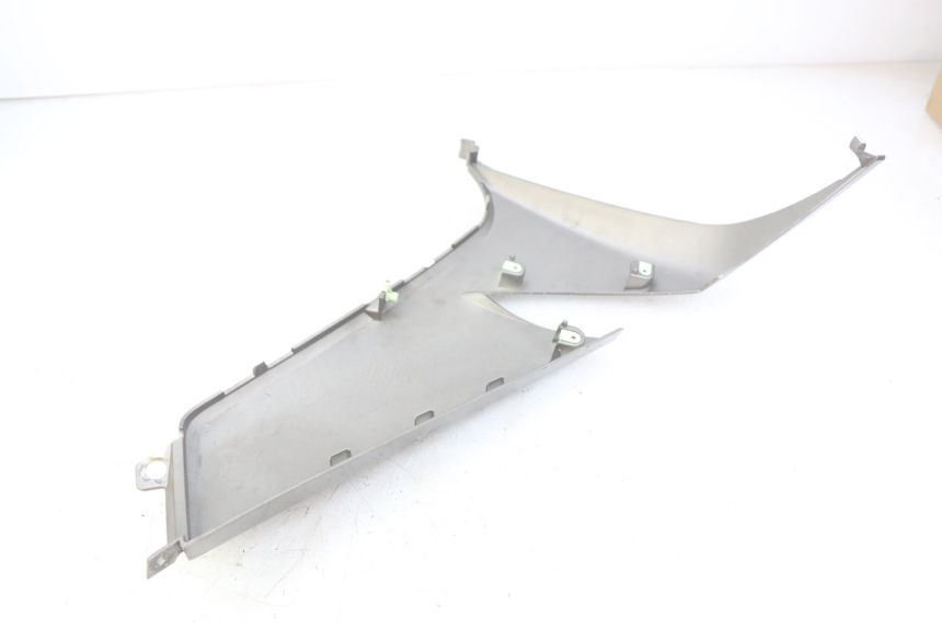 photo de FLANC LATERAL AVANT GAUCHE PEUGEOT CITYSTAR 125 (2011 - 2017) - Détail de la pièce