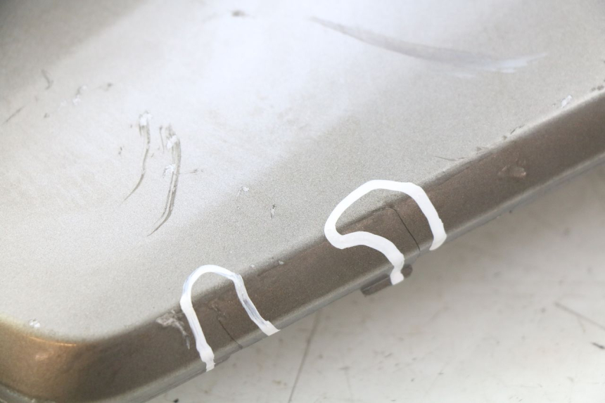 photo de FLANC LATERAL AVANT GAUCHE PEUGEOT CITYSTAR 125 (2011 - 2017) - Points de fixation