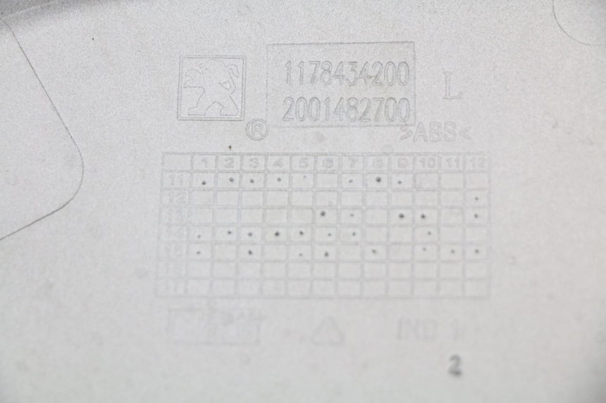 photo de FLANC LATERAL AVANT GAUCHE PEUGEOT CITYSTAR 50 (2013 - 2017) - Marquages et références