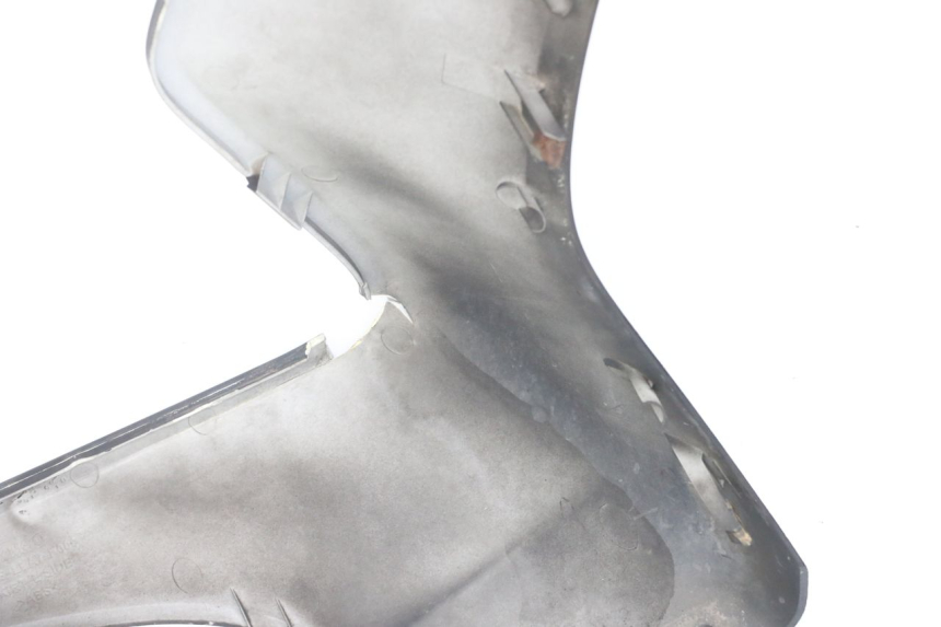 photo de Side panel front left KYMCO DINK STREET ABS 125 (2011 - 2018) - Gros plan technique