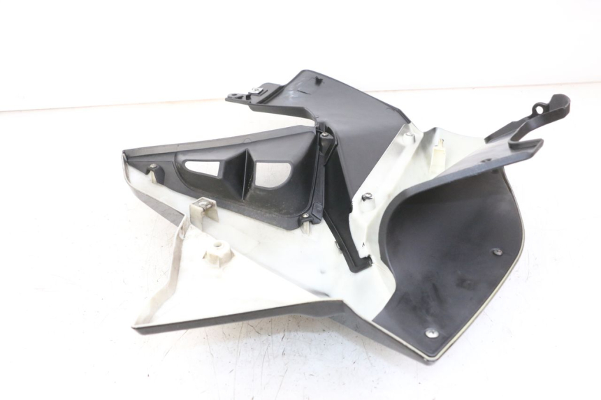 photo de FLANC LATERAL AVANT GAUCHE EBROH BRAVO GLE 1 (2020 - 2024) - Points de fixation