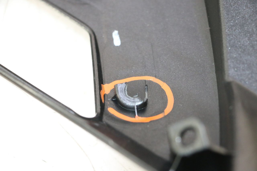 photo de FLANC LATERAL AVANT GAUCHE KAWASAKI ER-6 ER6 F ABS 650 (2012 - 2016) - Gros plan technique