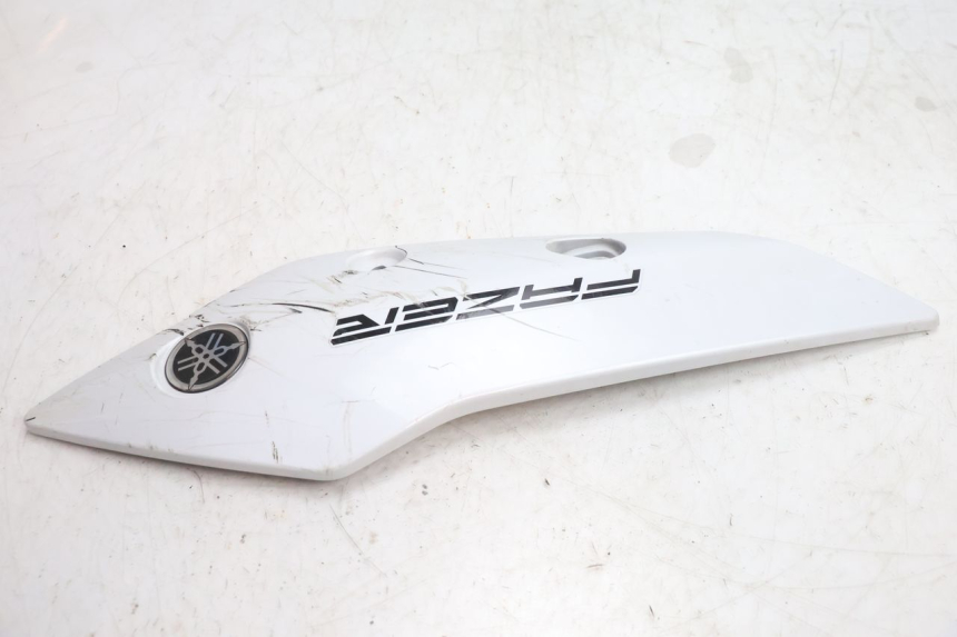 photo de FLANC LATERAL AVANT GAUCHE YAMAHA FZ8 800 (2010 - 2016) - Points de fixation