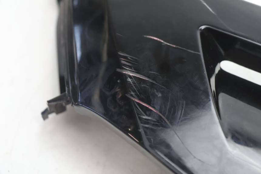 photo de FLANC LATERAL AVANT GAUCHE VASTRO GP 2T 50 (2013 - 2017) - Zoom état d’usage