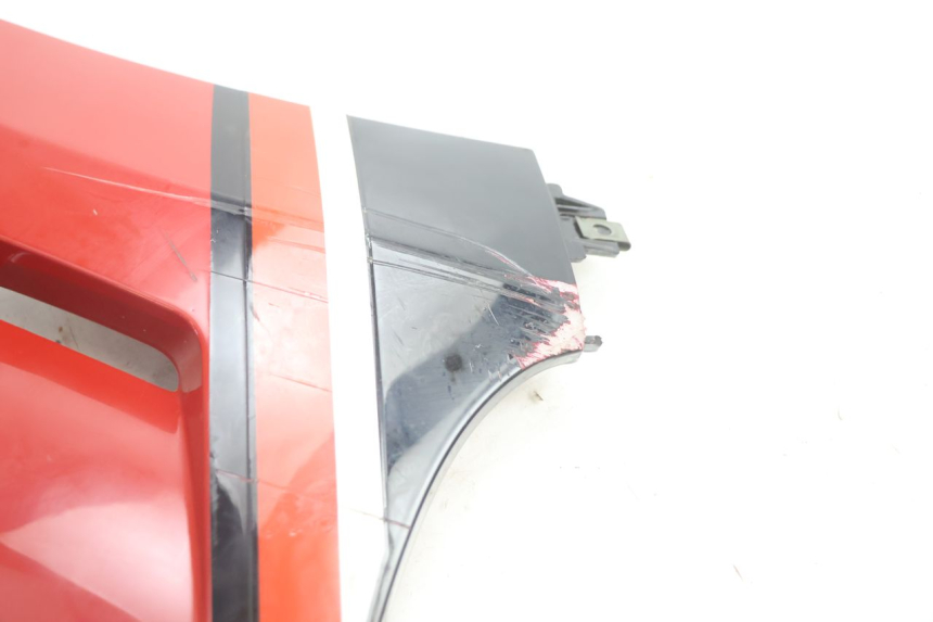 photo de FLANC LATERAL AVANT GAUCHE VASTRO GP 2T 50 (2013 - 2017) - État de surface