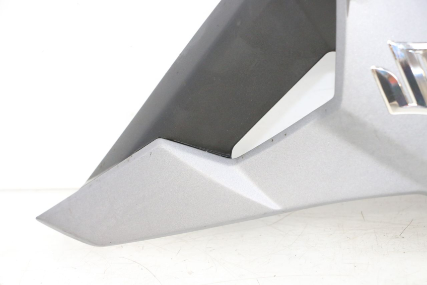 photo de FLANC LATERAL AVANT GAUCHE SUZUKI GSR 750 (2011 - 2017) - Zoom composants