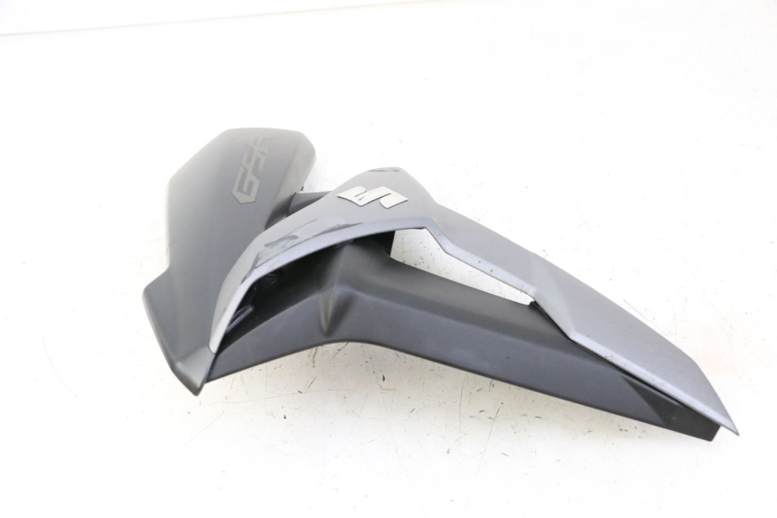 photo de FLANC LATERAL AVANT GAUCHE SUZUKI GSR 750 (2011 - 2017) - Zoom état d’usage