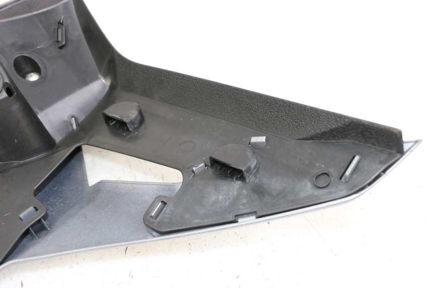 photo de FLANC LATERAL AVANT GAUCHE SUZUKI GSR 750 (2011 - 2017) - État de surface