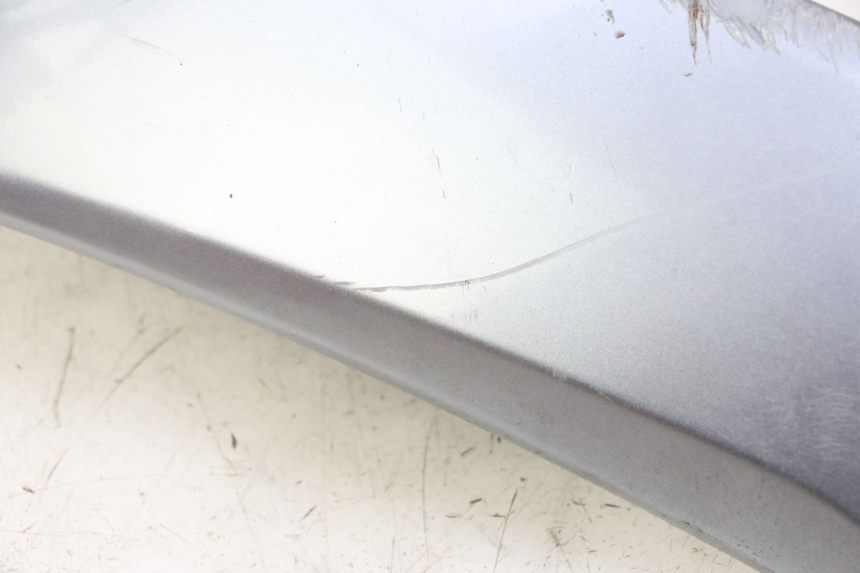 photo de FLANC LATERAL AVANT GAUCHE SYM JOYMAX 125 (2010 - 2017) - Points de fixation