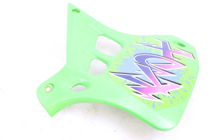 photo de FLANC LATERAL AVANT GAUCHE KAWASAKI KDX 125 (1990 - 1991) - Gros plan technique