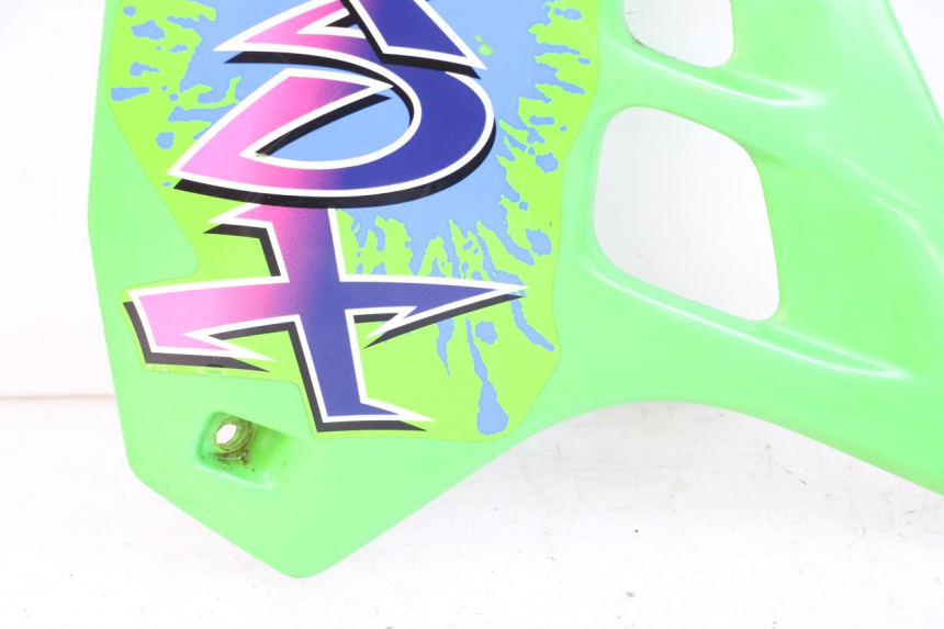 photo de FLANC LATERAL AVANT GAUCHE KAWASAKI KDX 125 (1990 - 1991) - Points de fixation