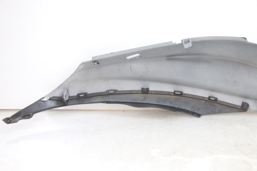 photo de FLANC LATERAL AVANT GAUCHE PIAGGIO MEDLEY 125 (2016 - 2023) - Zoom état d’usage