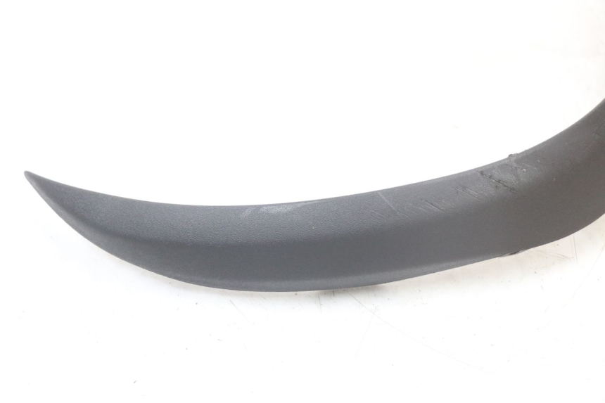 photo de FLANC LATERAL AVANT GAUCHE PIAGGIO MP3 HPE 350 (2018 - 2020) - Détail de la pièce