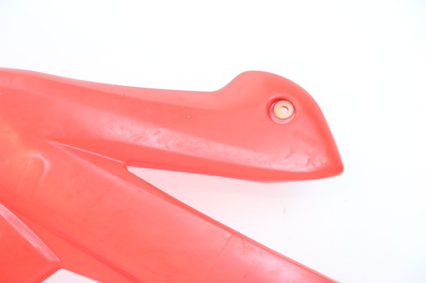 photo de FLANC LATERAL AVANT GAUCHE RIEJU MRT 50 (2018 - 2021) - Points de fixation