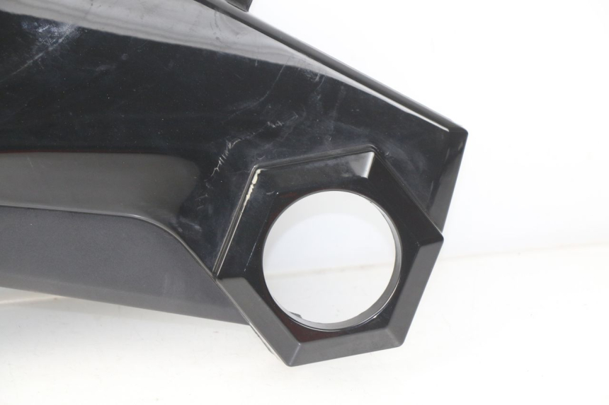 photo de FLANC LATERAL AVANT GAUCHE YAMASAKI MSX 50 (2013 - 2022) - Gros plan technique