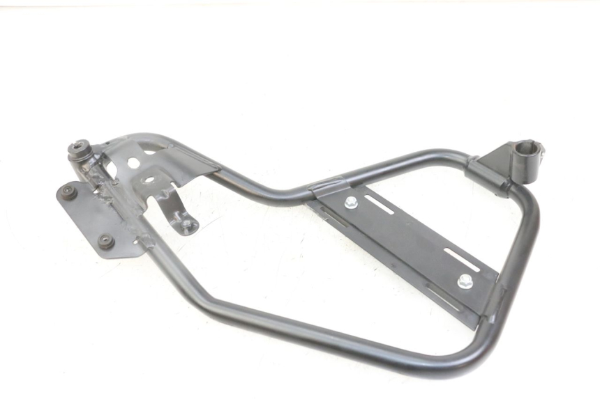 photo de FLANC LATERAL AVANT GAUCHE ROYAL ENFIELD HYMALAYAN 410 (2016 - 2023) - Zoom état d’usage