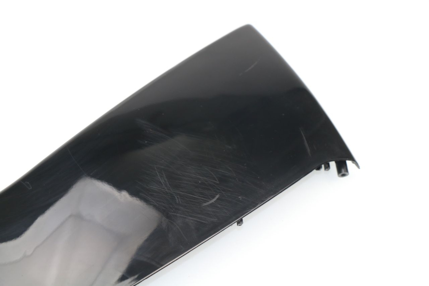 photo de FLANC LATERAL AVANT GAUCHE APRILIA SPORT CITY 2T 50 (2008 - 2012) - Zoom état d’usage