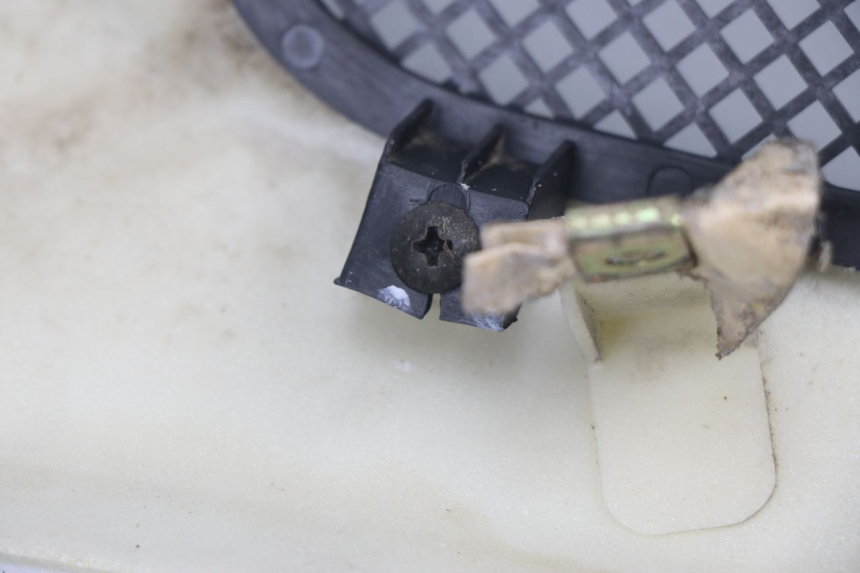 photo de FLANC LATERAL AVANT GAUCHE PEUGEOT SUM UP 125 (2008 - 2013) - Détail de la pièce