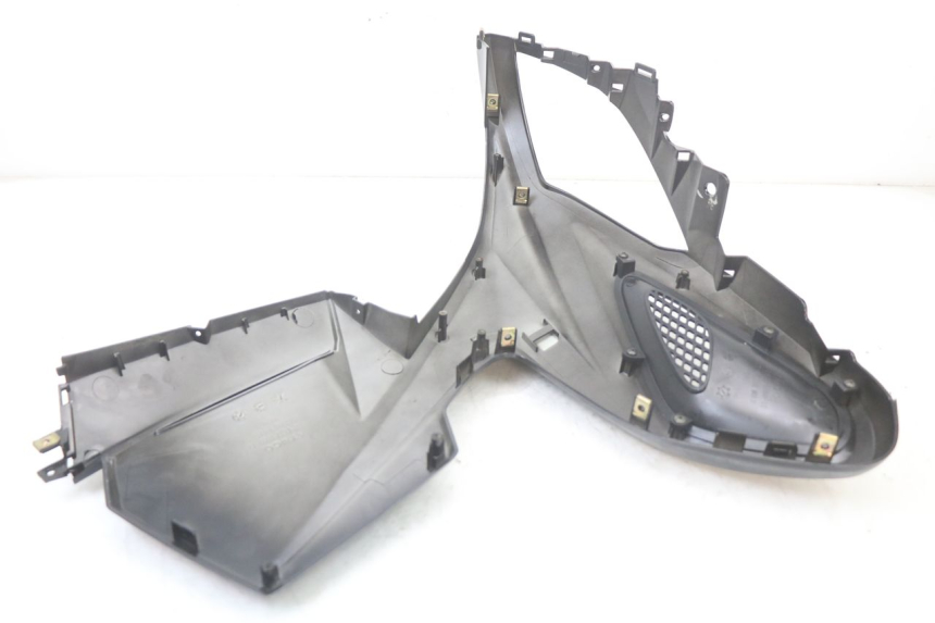 photo de FLANC LATERAL AVANT GAUCHE KYMCO SUPER 8 125 (2008 - 2015) - Points de fixation