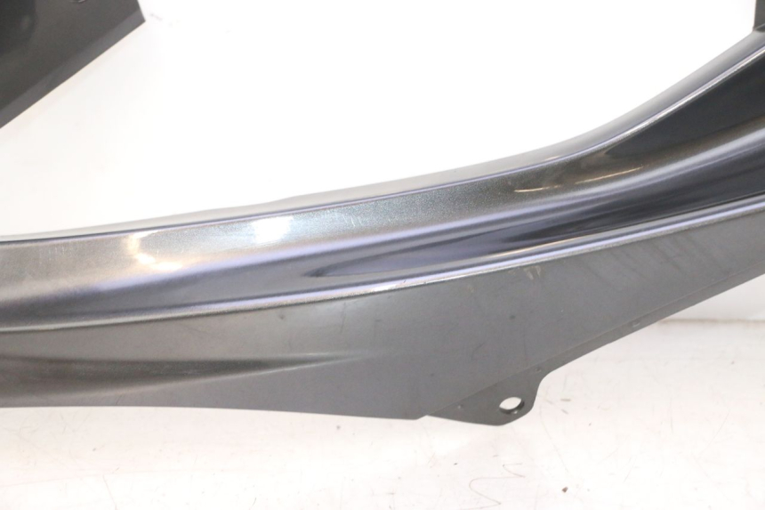 photo de FLANC LATERAL AVANT GAUCHE SUPERIEUR YAMAHA YZF R6 600 (2008 - 2009) - Zoom état d’usage