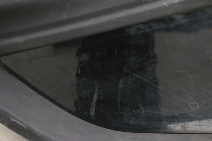 photo de FLANC LATERAL AVANT GAUCHE RENAULT TWIZY 45 (2012 - 2019) - Inspection visuelle