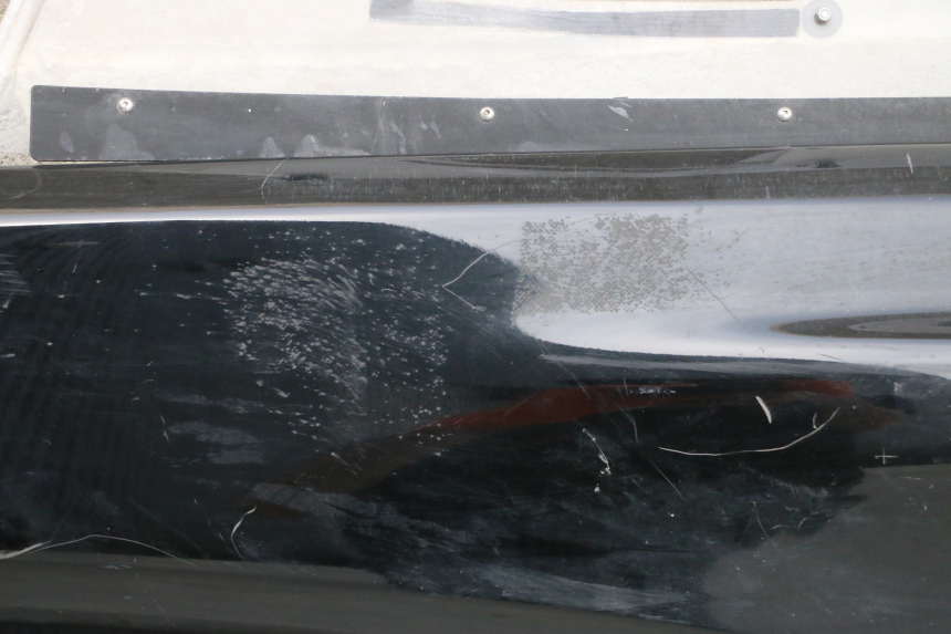 photo de FLANC LATERAL AVANT GAUCHE RENAULT TWIZY 45 (2012 - 2019) - Zoom état d’usage