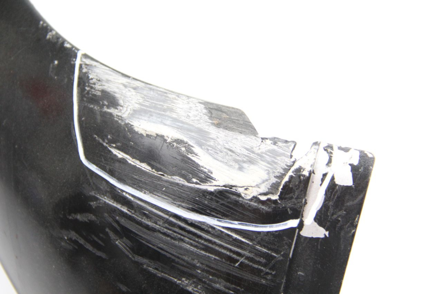 photo de FLANC LATERAL AVANT GAUCHE SUZUKI UC EPICURO 125 (1999 - 2003) - Points de fixation