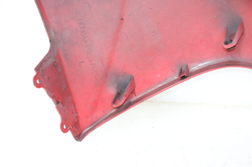 photo de FLANC LATERAL AVANT GAUCHE HONDA VFR FI RC46 800 (1998 - 2001) - Points de fixation
