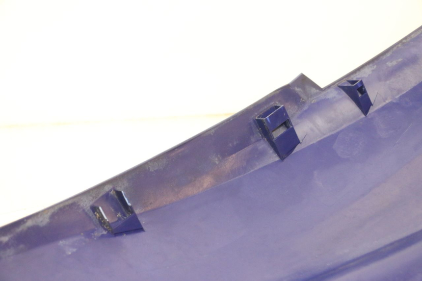 photo de FLANC LATERAL AVANT GAUCHE YAMAHA WAVE RUNNER GP R 1200 (2000 - 2003) - Gros plan technique