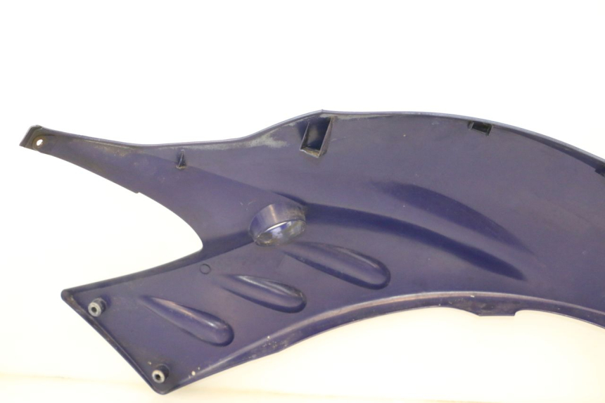 photo de FLANC LATERAL AVANT GAUCHE YAMAHA WAVE RUNNER GP R 1200 (2000 - 2003) - Points de fixation