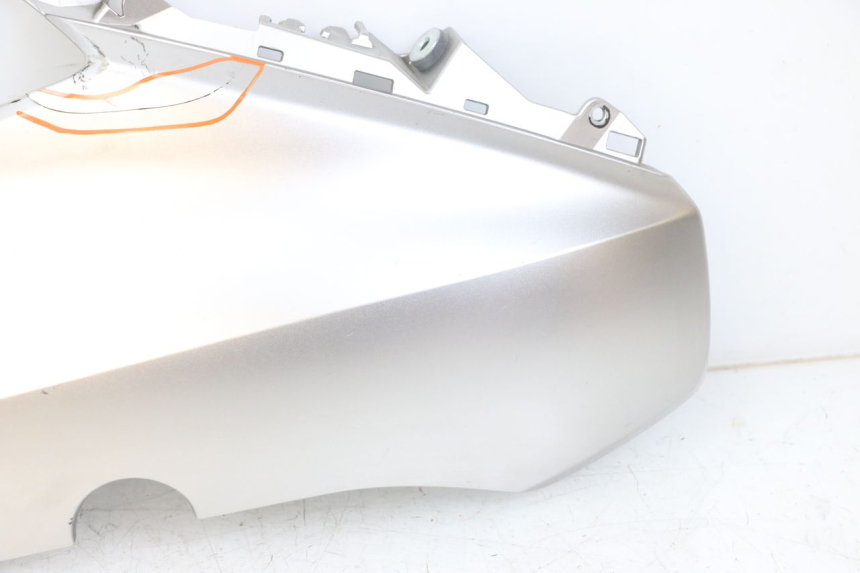 photo de FLANC LATERAL AVANT GAUCHE YAMAHA XMAX X-MAX ABS 125 (2017 - 2020) - Détails caractéristiques