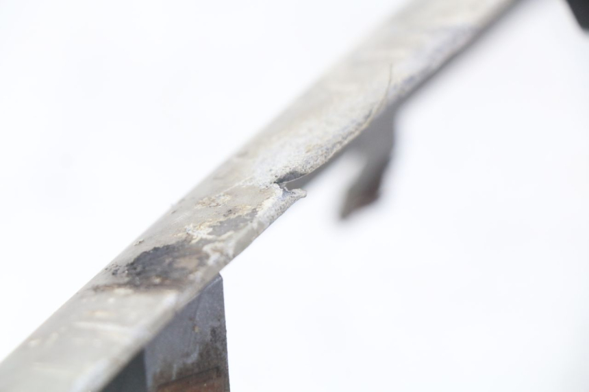 photo de FLANC LATERAL AVANT GAUCHE YAMAHA XMAX X-MAX 125 (2006 - 2009) - Points de fixation