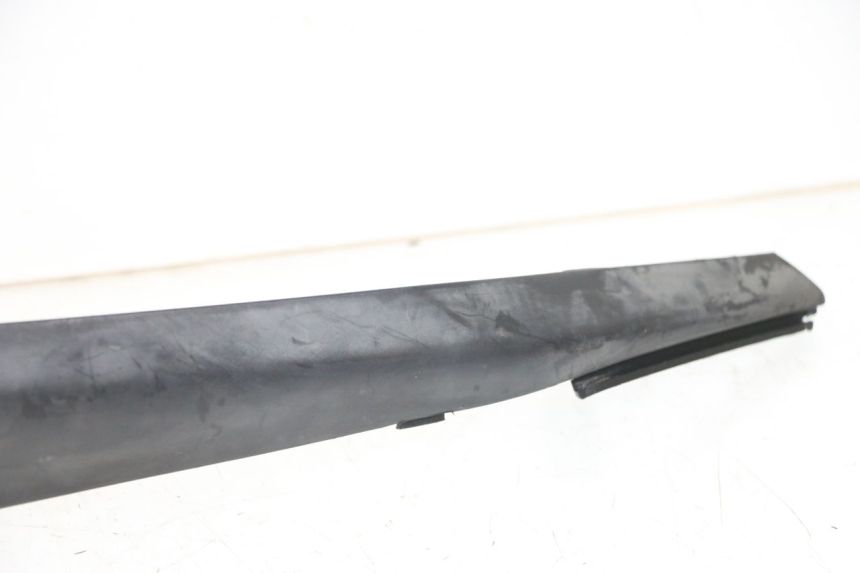 photo de FLANC LATERAL AVANT GAUCHE YAMAHA X-MAX XMAX 250 (2006 - 2009) - Vue d’ensemble