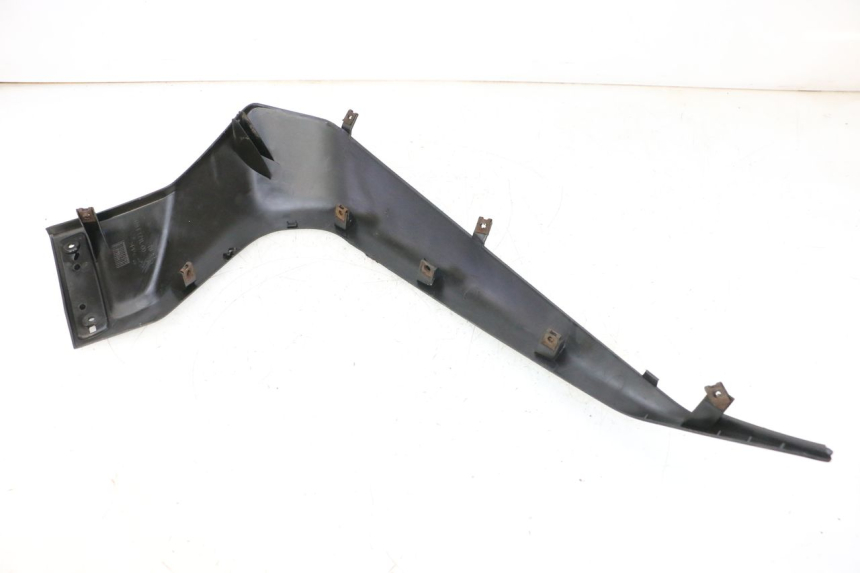 photo de FLANC LATERAL AVANT GAUCHE YAMAHA XMAX X-MAX 125 (2006 - 2009) - Autre angle de vue