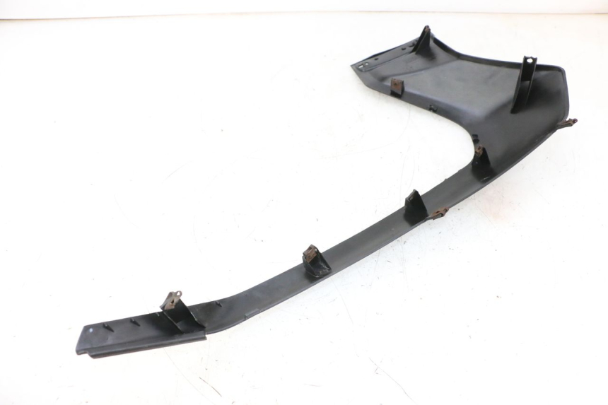 photo de FLANC LATERAL AVANT GAUCHE YAMAHA XMAX X-MAX 125 (2006 - 2009) - Gros plan technique