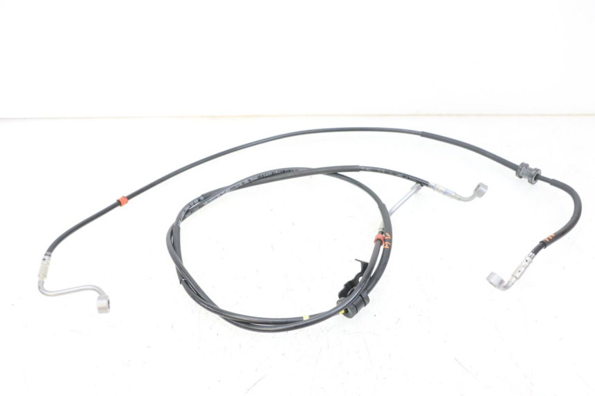 photo de FLEXIBLE FREIN AVANT ROYAL ENFIELD SCRAM 411 (2022 - 2024) - Zoom état d’usage