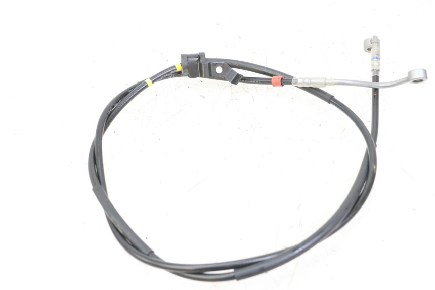 photo de FLEXIBLE FREIN AVANT ROYAL ENFIELD SCRAM 411 (2022 - 2024) - Gros plan technique