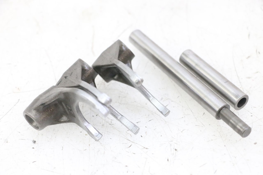 photo de FOURCHETTE BOITE KAWASAKI KX F KXF 450 (2009 - 2011) - Zoom état d’usage