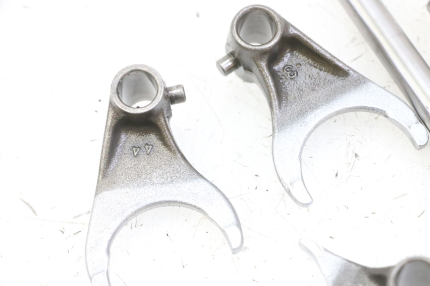 photo de FOURCHETTE BOITE KAWASAKI KX F KXF 450 (2009 - 2011) - État de surface