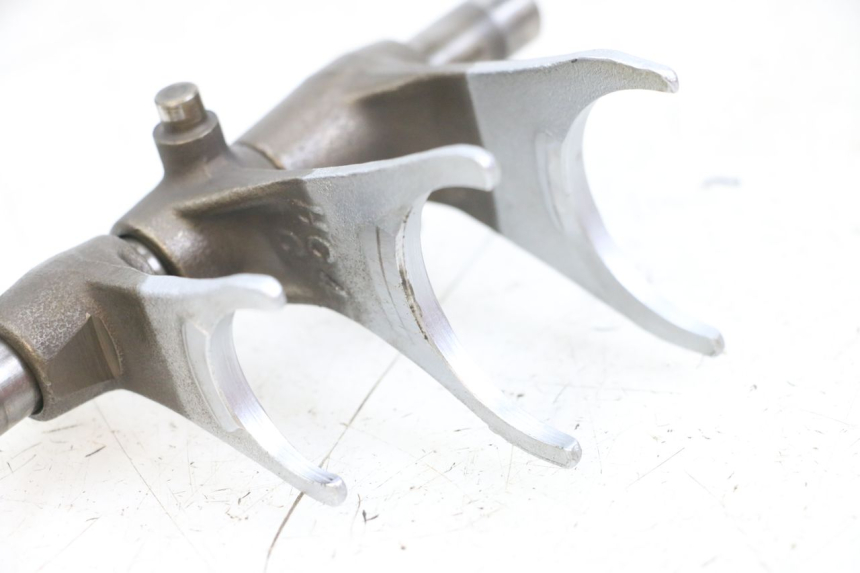 photo de FOURCHETTE BOITE HONDA TRX 300 (1988 - 2000) - Autre angle de vue