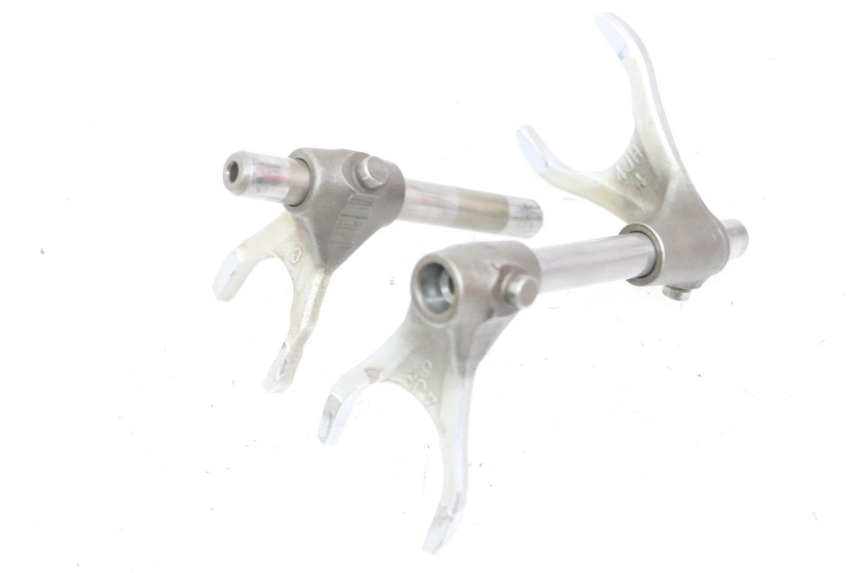 photo de FOURCHETTE BOITE YAMAHA FZS FAZER 600 (2001 - 2003) - Détail de la pièce