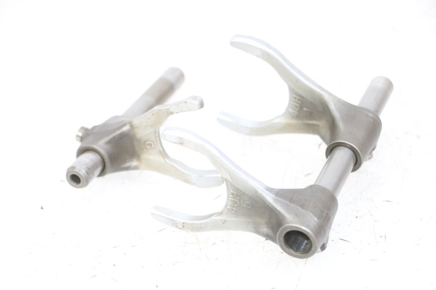 photo de FOURCHETTE BOITE YAMAHA FZS FAZER 600 (2001 - 2003) - Gros plan technique