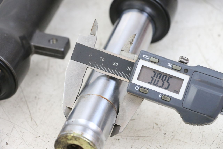 photo de FOURREAU FOURCHE KYMCO AGILITY 4T 50 (2018 - 2022) - Zoom état d’usage