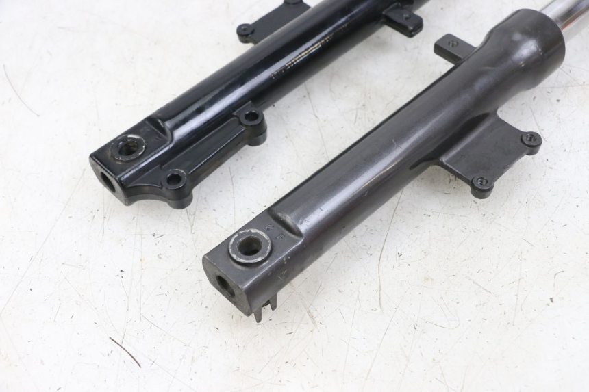 photo de FOURREAU FOURCHE KYMCO AGILITY 4T 50 (2018 - 2022) - Autre angle de vue