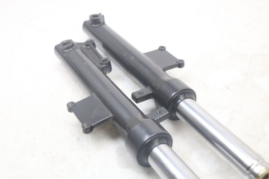 photo de FOURREAU FOURCHE KYMCO AGILITY 4T 50 (2018 - 2022) - Gros plan technique