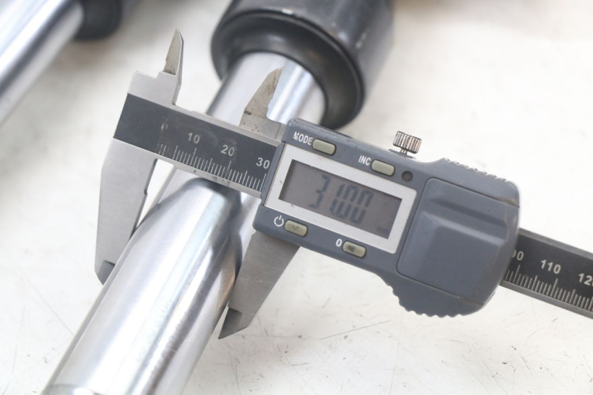 photo de FOURREAU FOURCHE KYMCO AGILITY 4T 50 (2018 - 2022) - Marquages et références