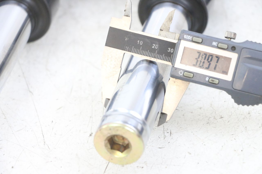 photo de FOURREAU FOURCHE KYMCO AGILITY 4T 50 (2018 - 2022) - Zoom état d’usage